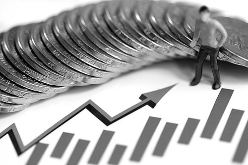 多重因素驱动国际金价逼近历史高点